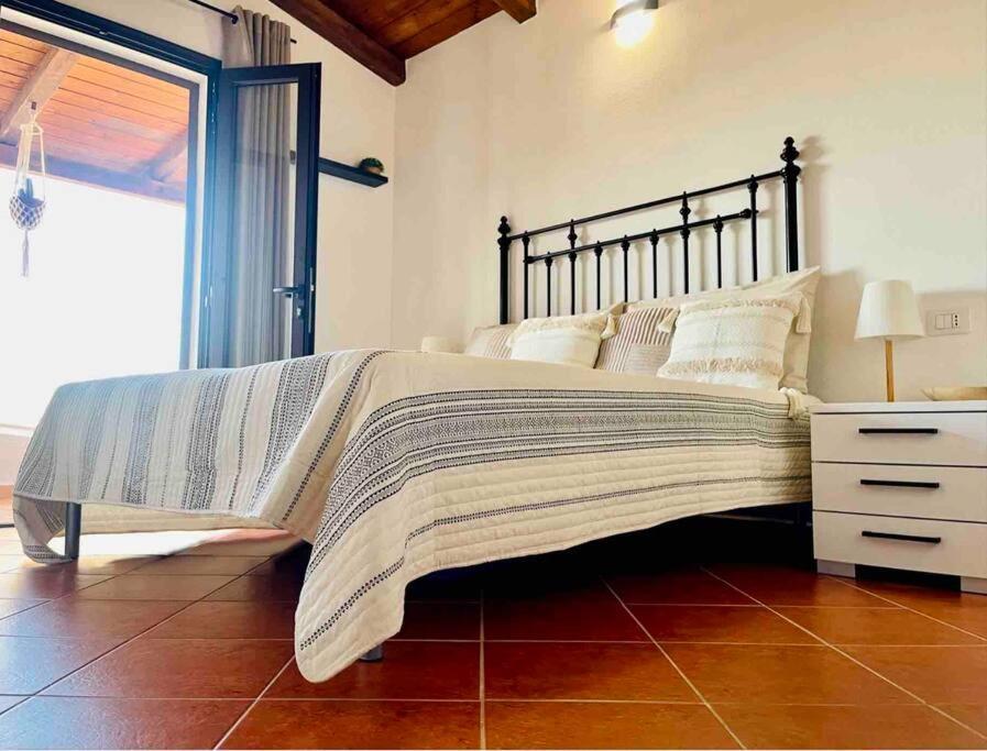 Charming Apartment With Parking, Mountain View, Close To The Beach Santa Maria Exterior foto